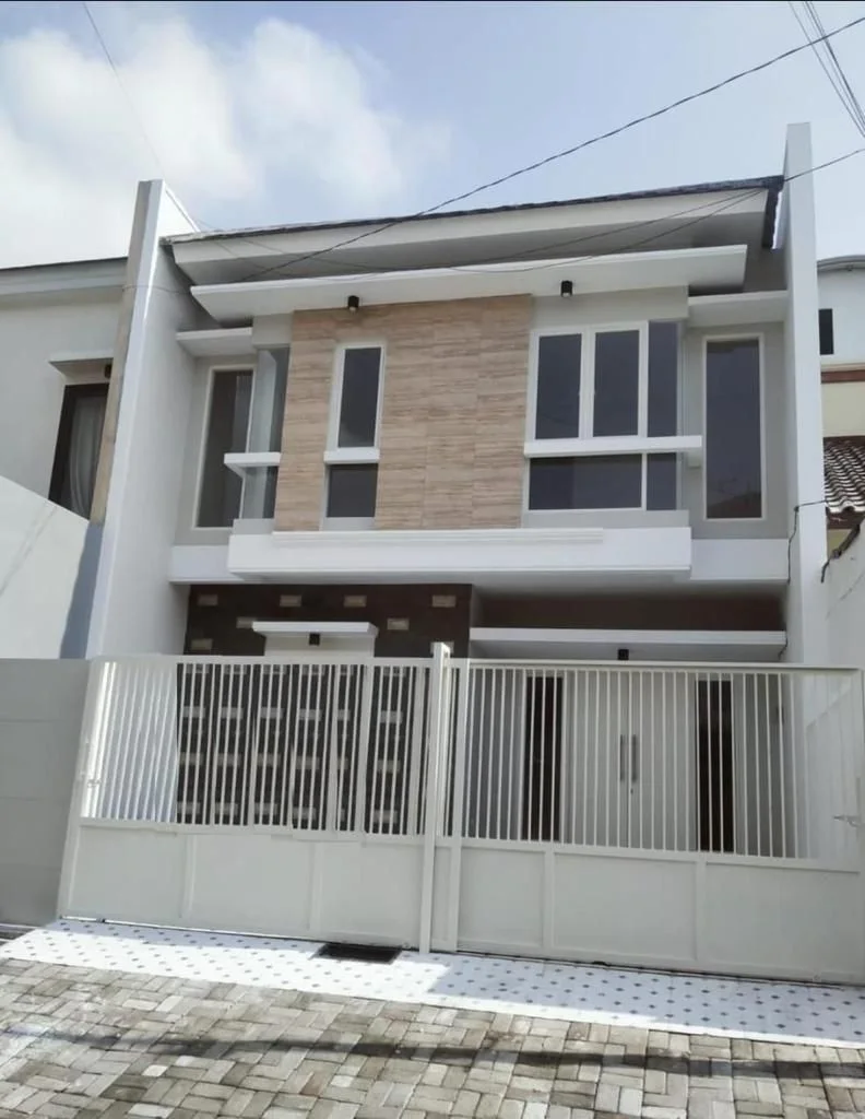 Dijual Rumah Baru di Taman Gianyar Surabaya Selatan