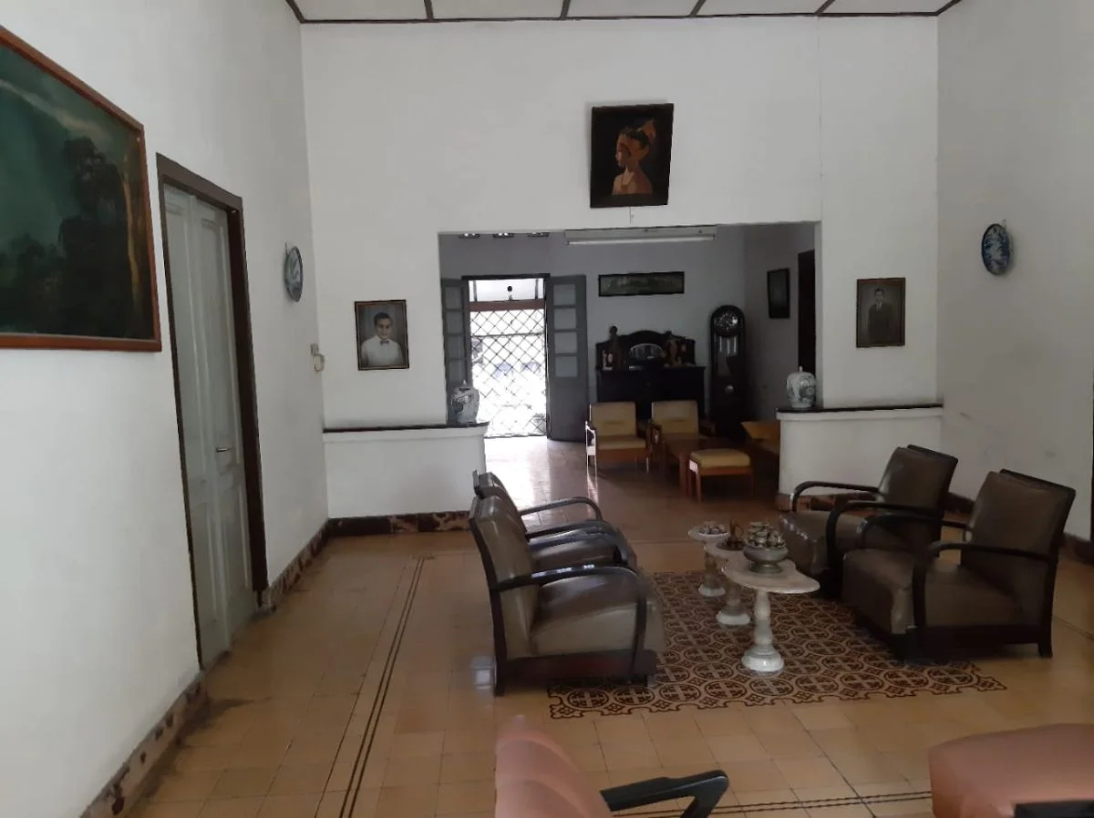 Dijual Rumah Strategis Hitung Tanah di Raya Mastrip Surabaya Selatan - Thumbnail 3