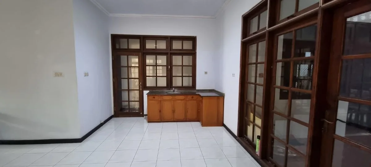 Dijual/Disewakan Rumah Siap Huni dan Nyaman di Dukuh Kupang Surabaya Barat - Thumbnail 2