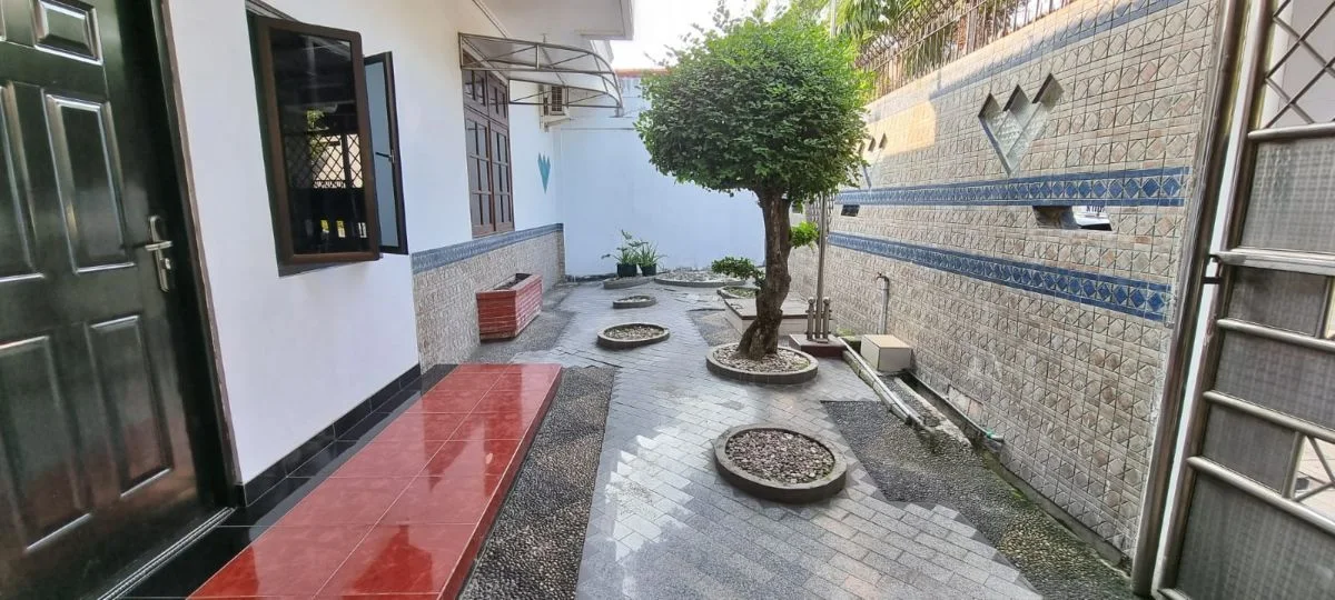 Dijual/Disewakan Rumah 1,5 Lantai Siap Huni dan Nyaman 5 KT di Dukuh Kupang Barat Surabaya Barat - Thumbnail 2