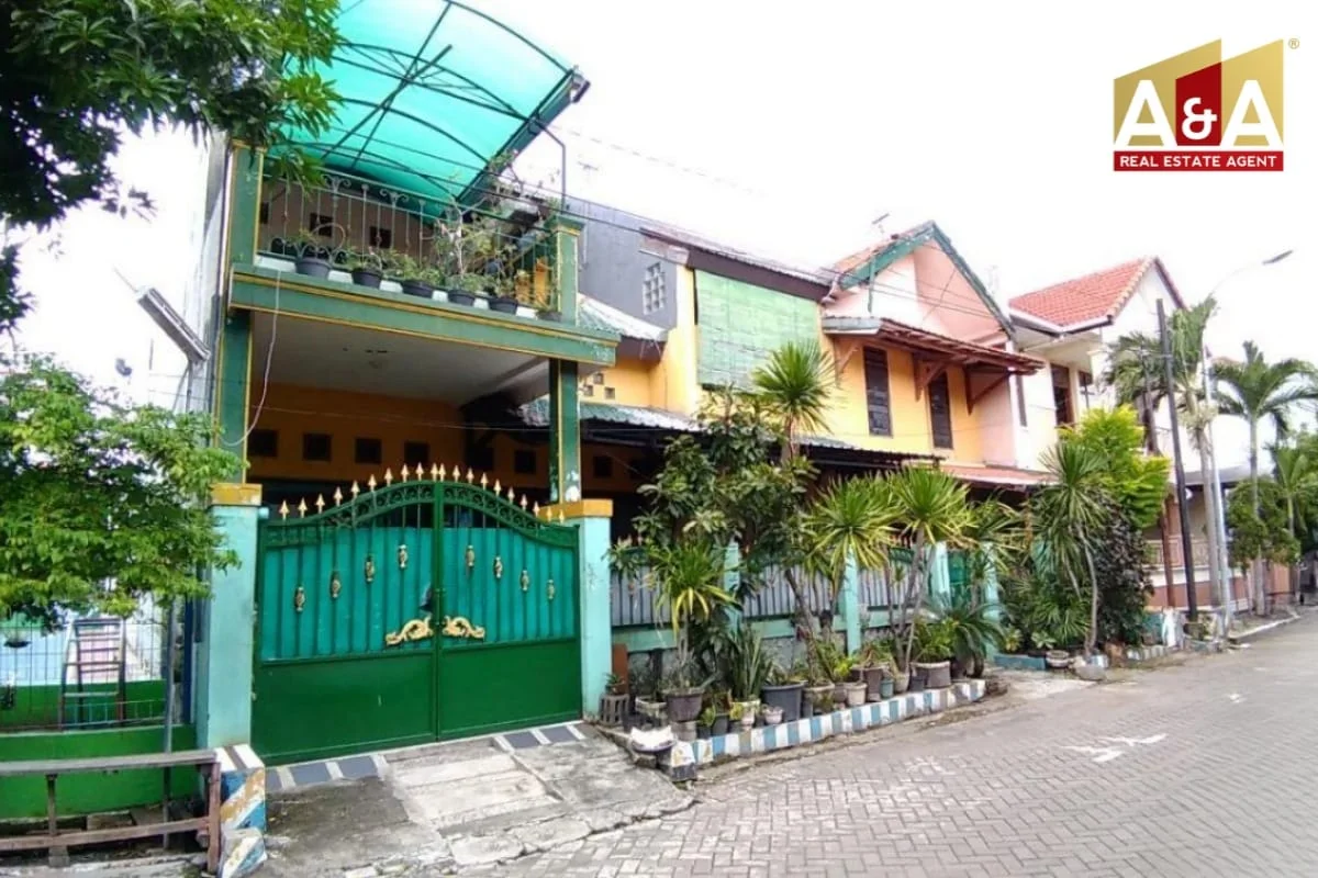 Dijual Rumah Strategis Dukuh Kupang Surabaya Barat