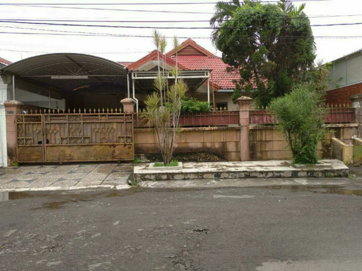 Dijual Rumah Siap Huni di Taman Pondok Indah Wiyung