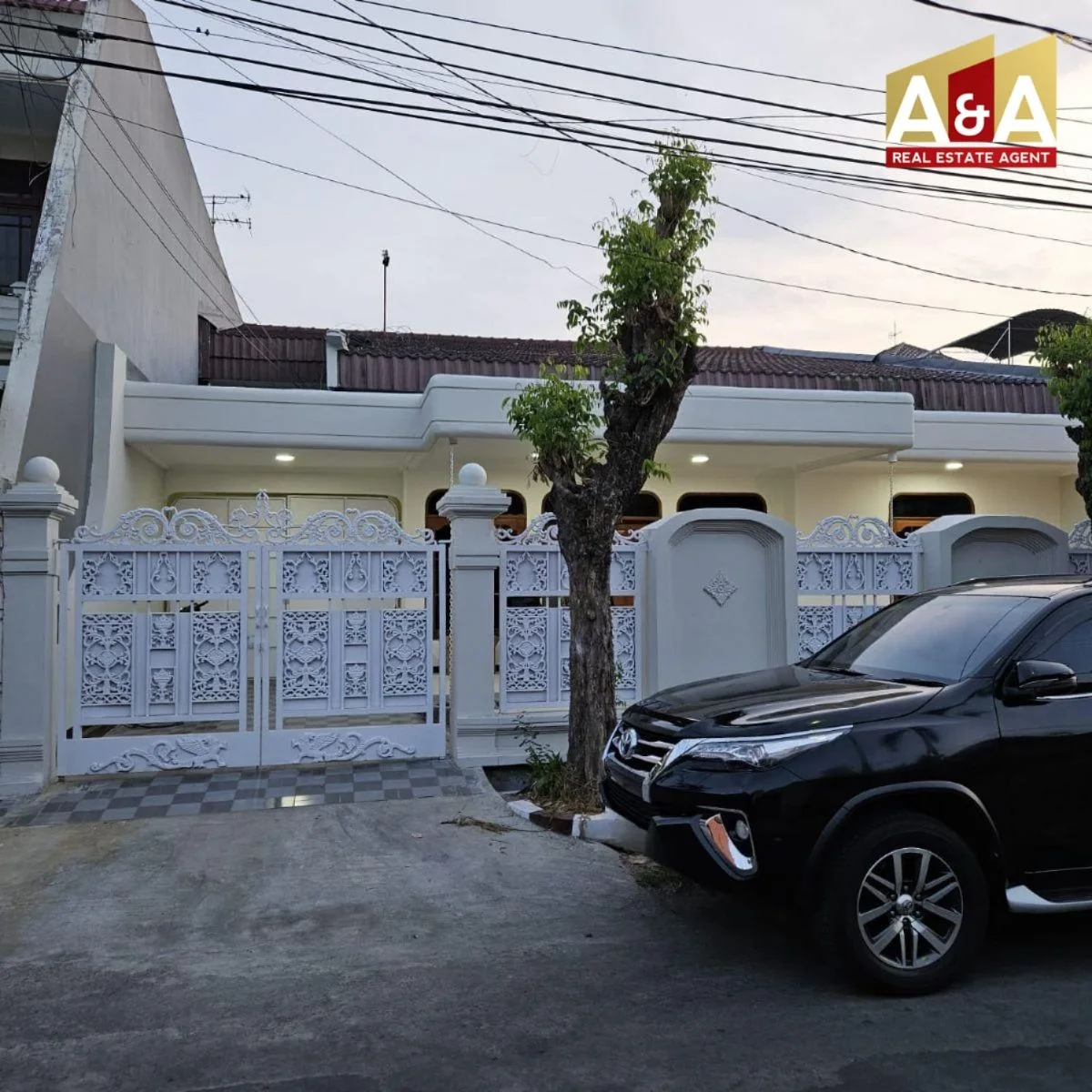 Disewakan Rumah Cantik Siap Huni Dharmahusada Indah Utara Surabaya Timur