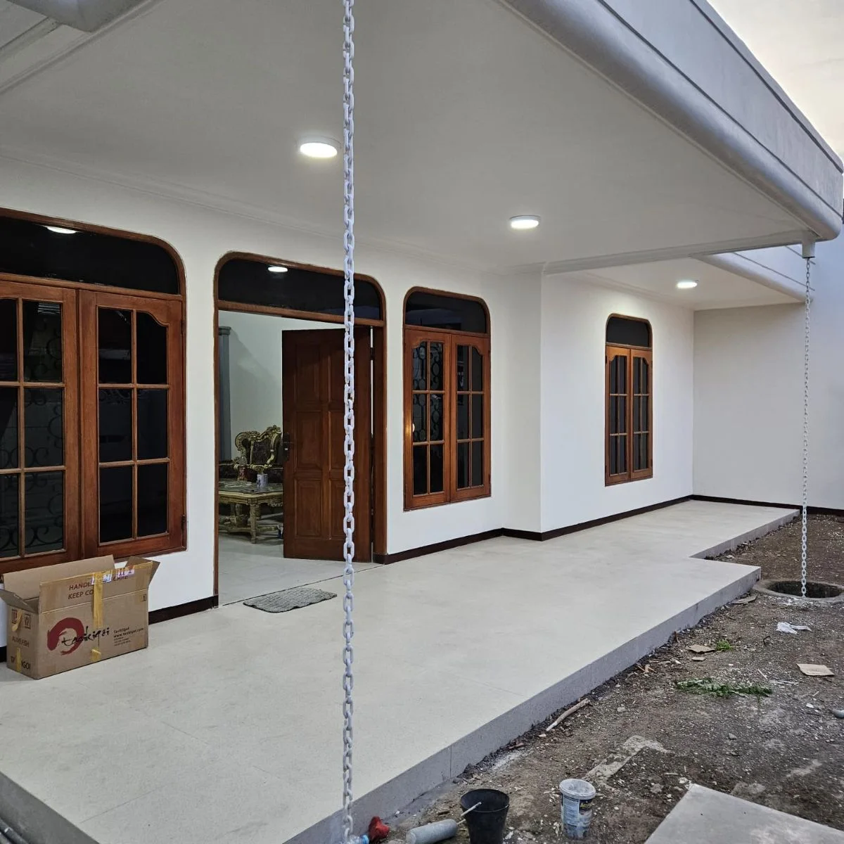 Disewakan Rumah Cantik Siap Huni Dharmahusada Indah Utara Surabaya Timur - Thumbnail 2