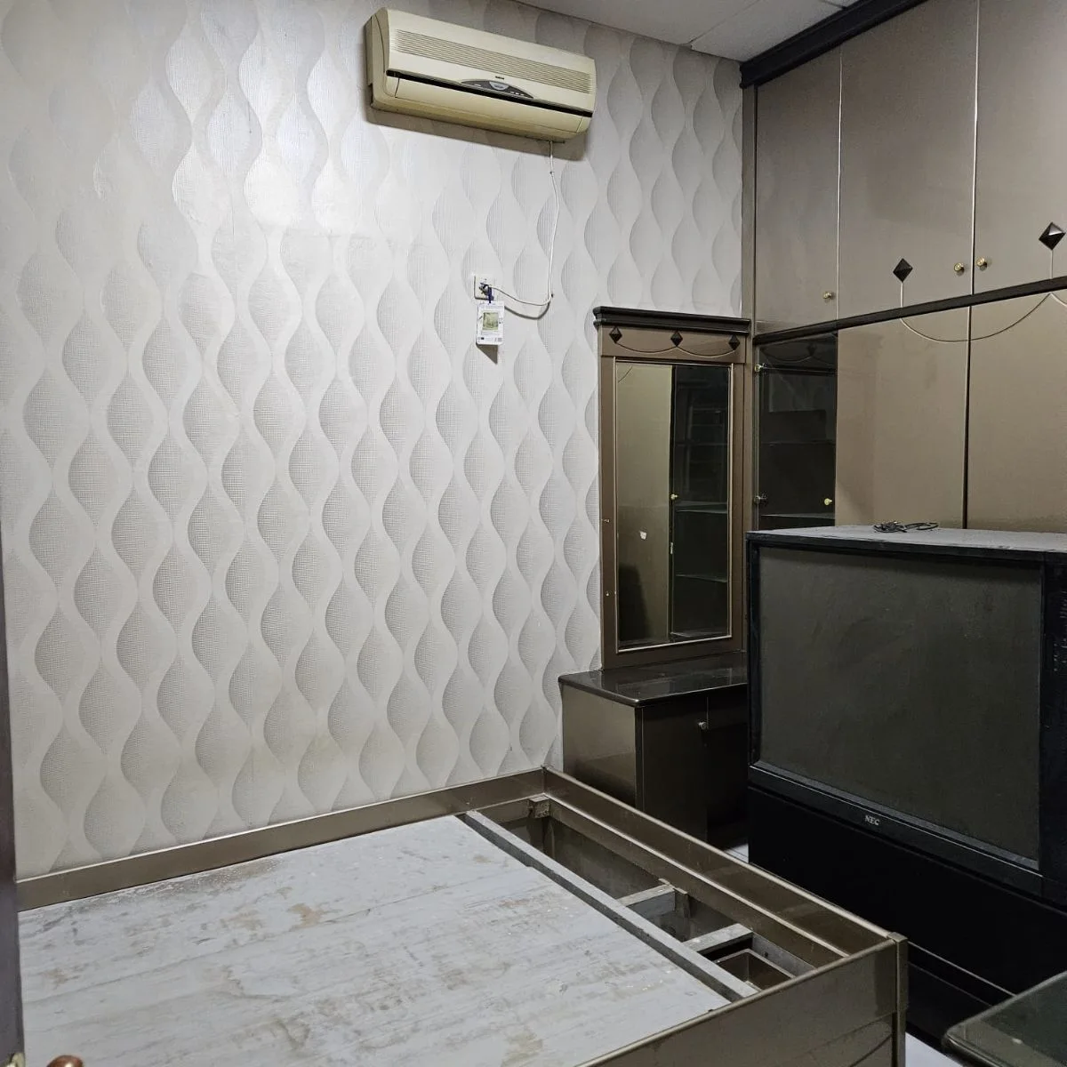 Disewakan Rumah Cantik Siap Huni Dharmahusada Indah Utara Surabaya Timur - Thumbnail 4