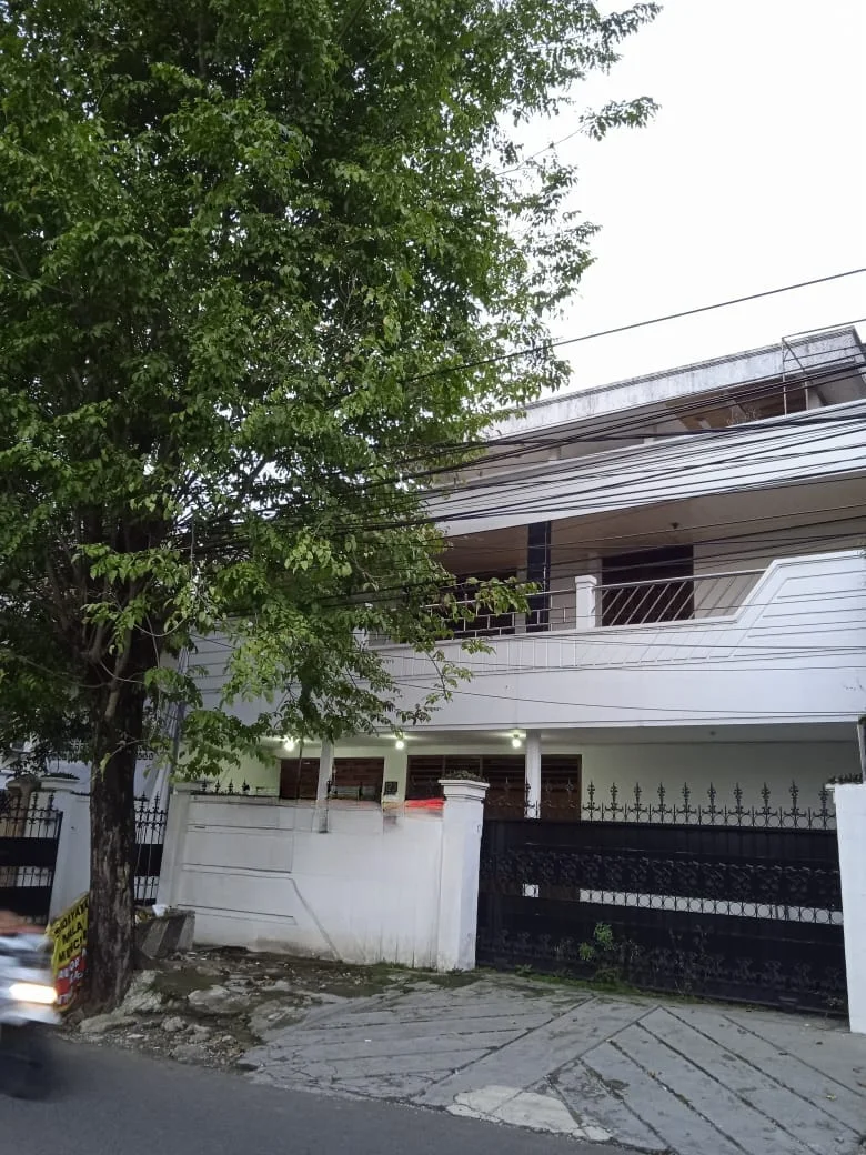 Dijual Rumah Mewah Raya Dukuh Kupang Surabaya Barat