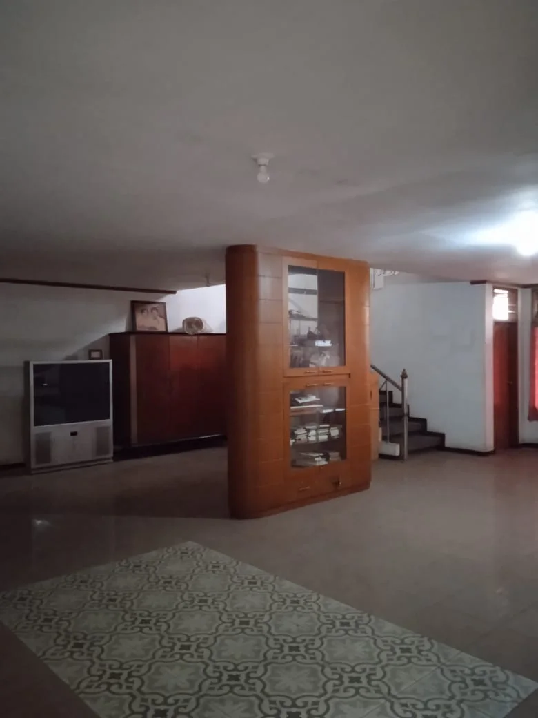 Dijual Rumah Mewah Raya Dukuh Kupang Surabaya Barat - Thumbnail 2