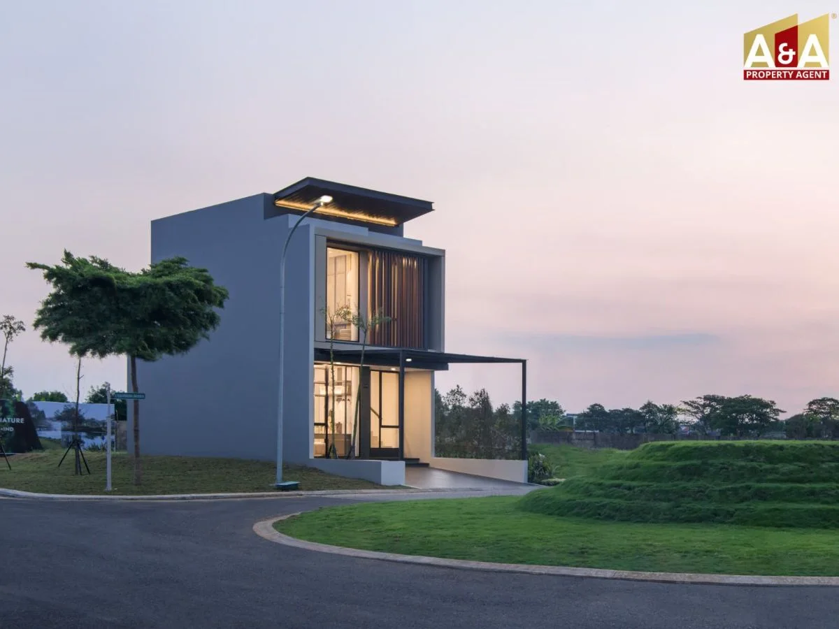 Dijual Rumah Strategis The GreenLake Citraland Surabaya Barat