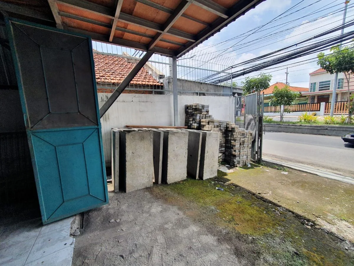 Dijual Ruko atau Workshop Lokasi Strategis Raya Kandangan Surabaya Barat - Thumbnail 2