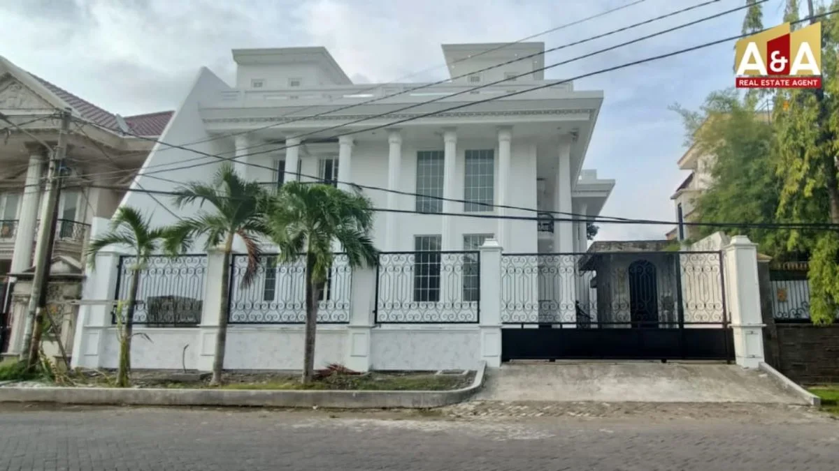 Dijual Rumah Mewah American Classic di Gayungsari Surabaya Selatan