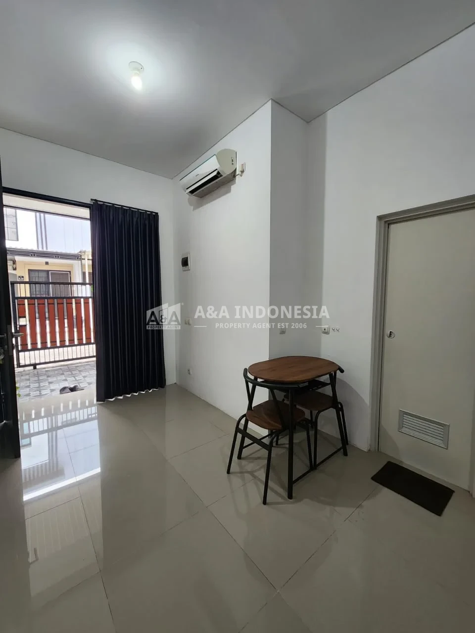Dijual / Disewakan Rumah 2 Lantai Semi Furnished di Regency One Surabaya Timur - Thumbnail 3