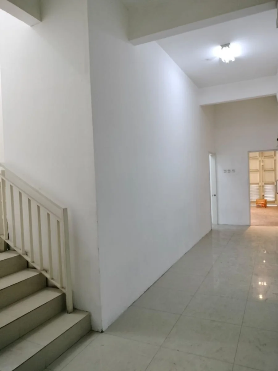 Disewakan Ruko Siap Huni Lokasi Strategis di Rungkut Madya Surabaya Timur - Thumbnail 2