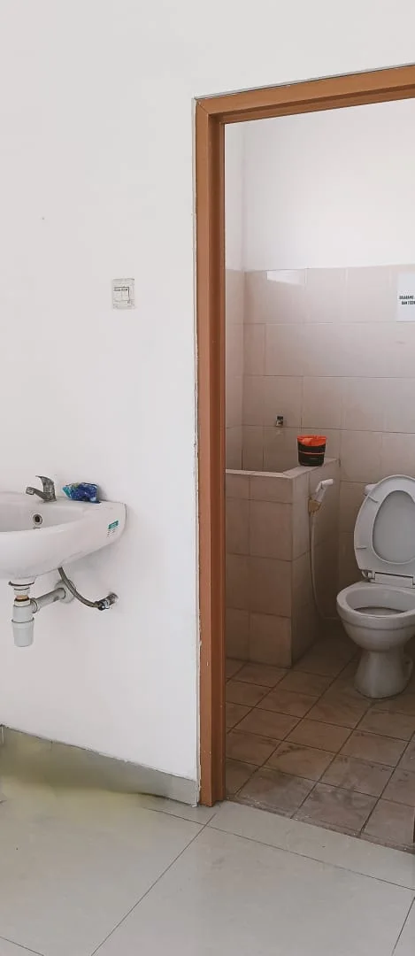 Disewakan Ruko Siap Huni Lokasi Strategis di Rungkut Madya Surabaya Timur - Thumbnail 4