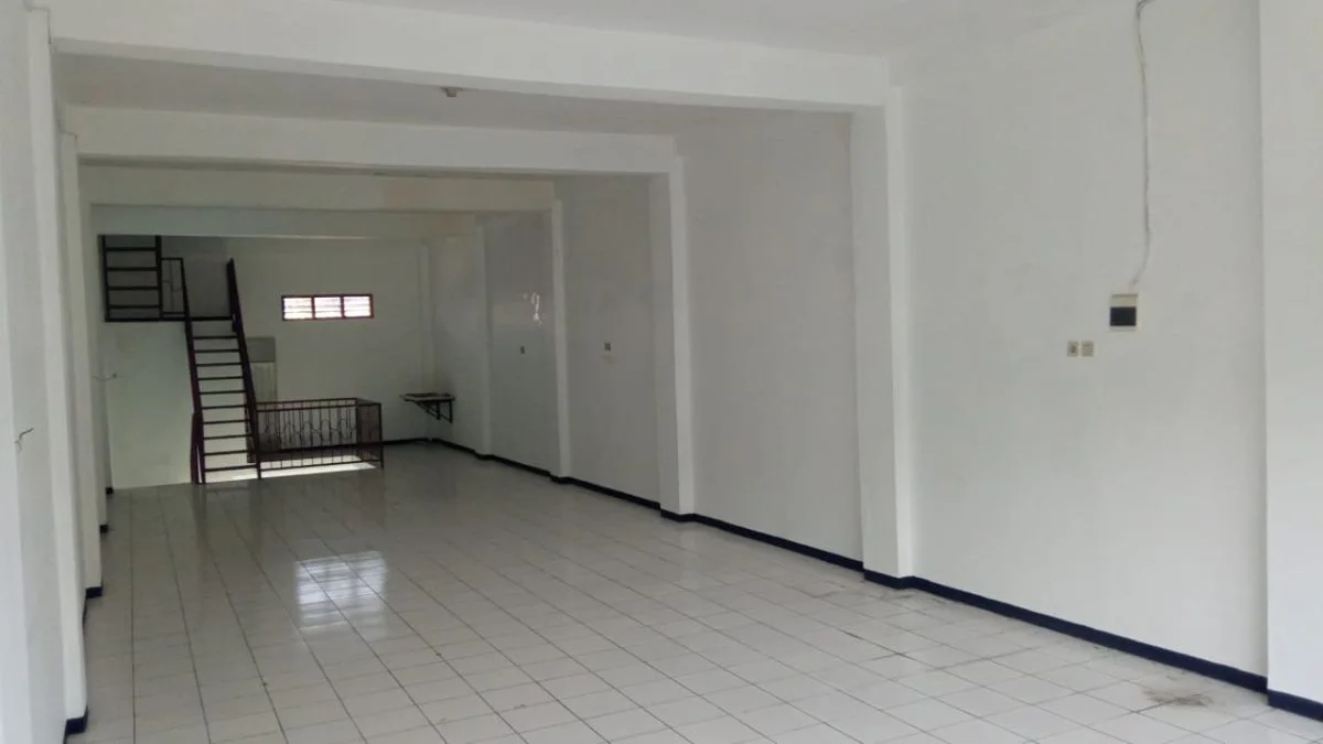 Disewakan Ruko Strategis 2 lantai di Raya Nginden Surabaya Timur - Thumbnail 3