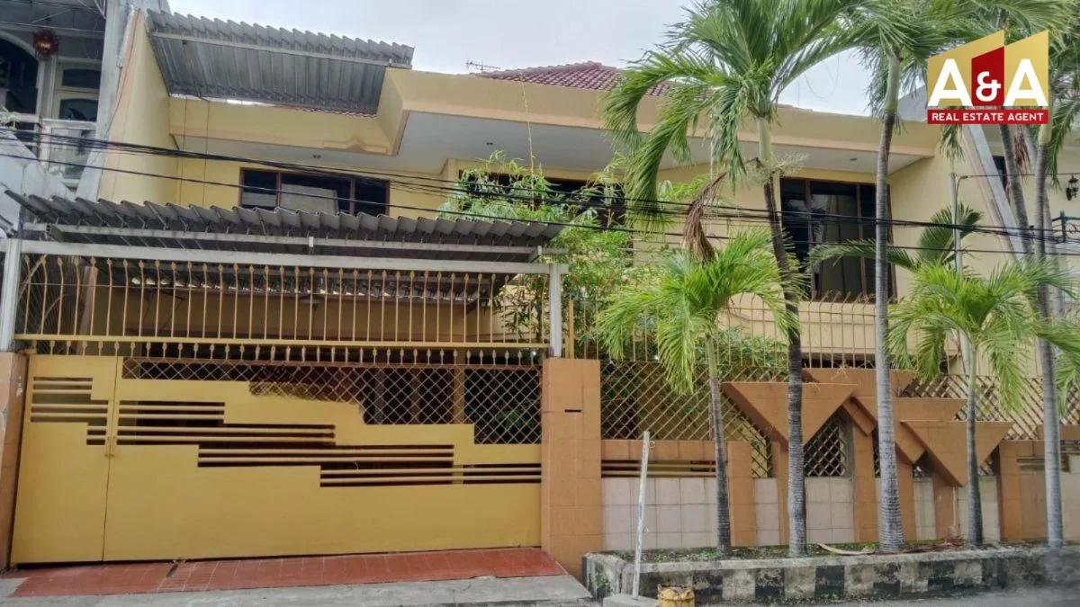 Disewakan Rumah Mewah Strategis dan Siap Huni di Dharmahusada Permai Surabaya Timur