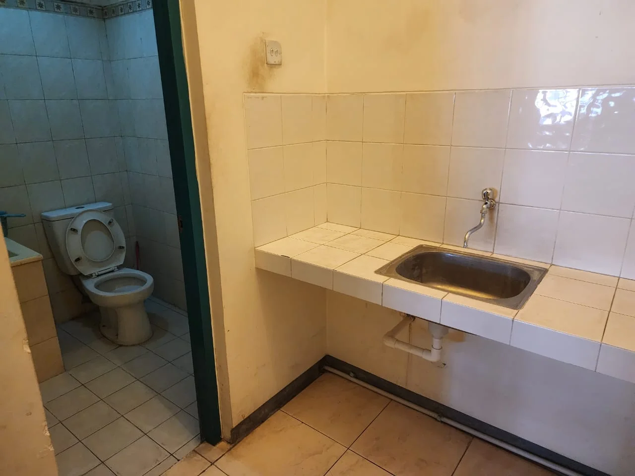 Dijual Toko Strategis 3 Lantai di Tidar Mas Square Surabaya Pusat - Thumbnail 3