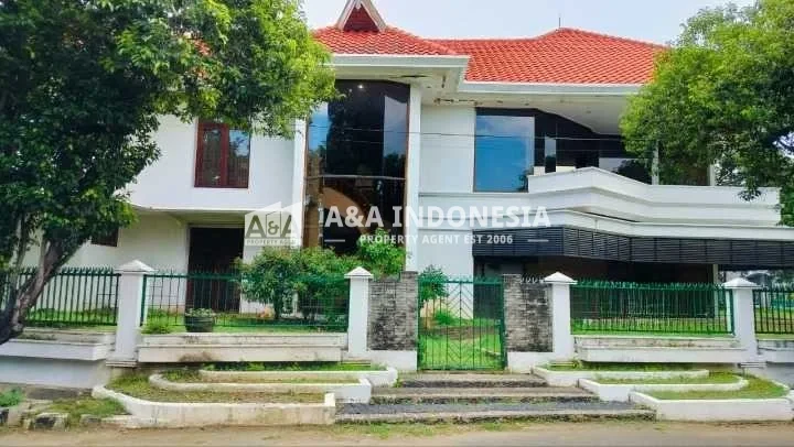 Dijual Rumah 2 Lantai Mewah Lokasi Premiumdi Margorejo Indah Surabaya Selatan