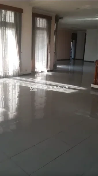 Dijual Rumah  2 Lantai Mewah Lokasi Premiumdi Margorejo Indah Surabaya Selatan - Thumbnail 6