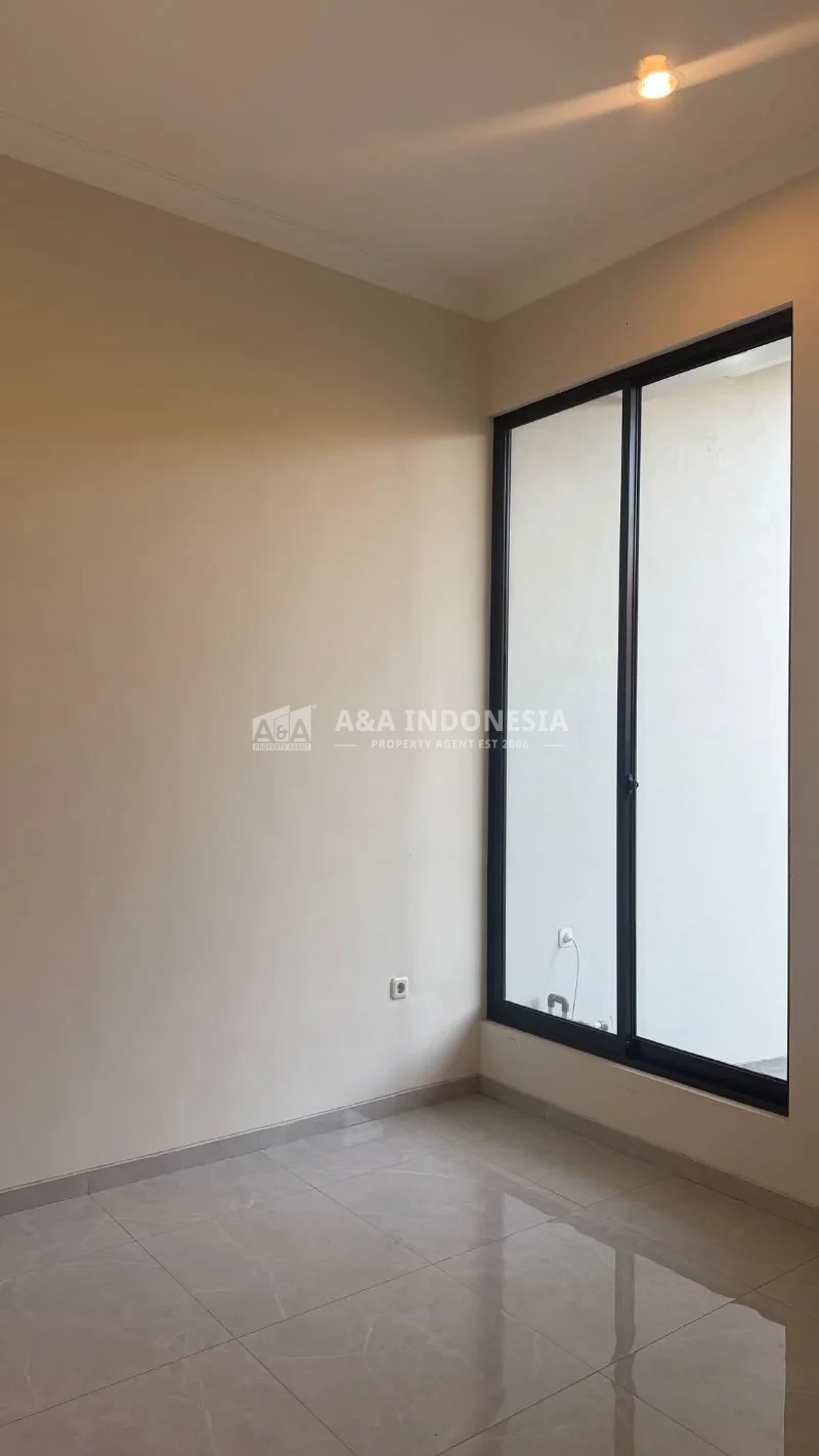 Dijual Rumah 2 Lantai Manyar Tirtoyoso Surabaya Timur 3+1 KT SHM Bisa KPR - Thumbnail 5