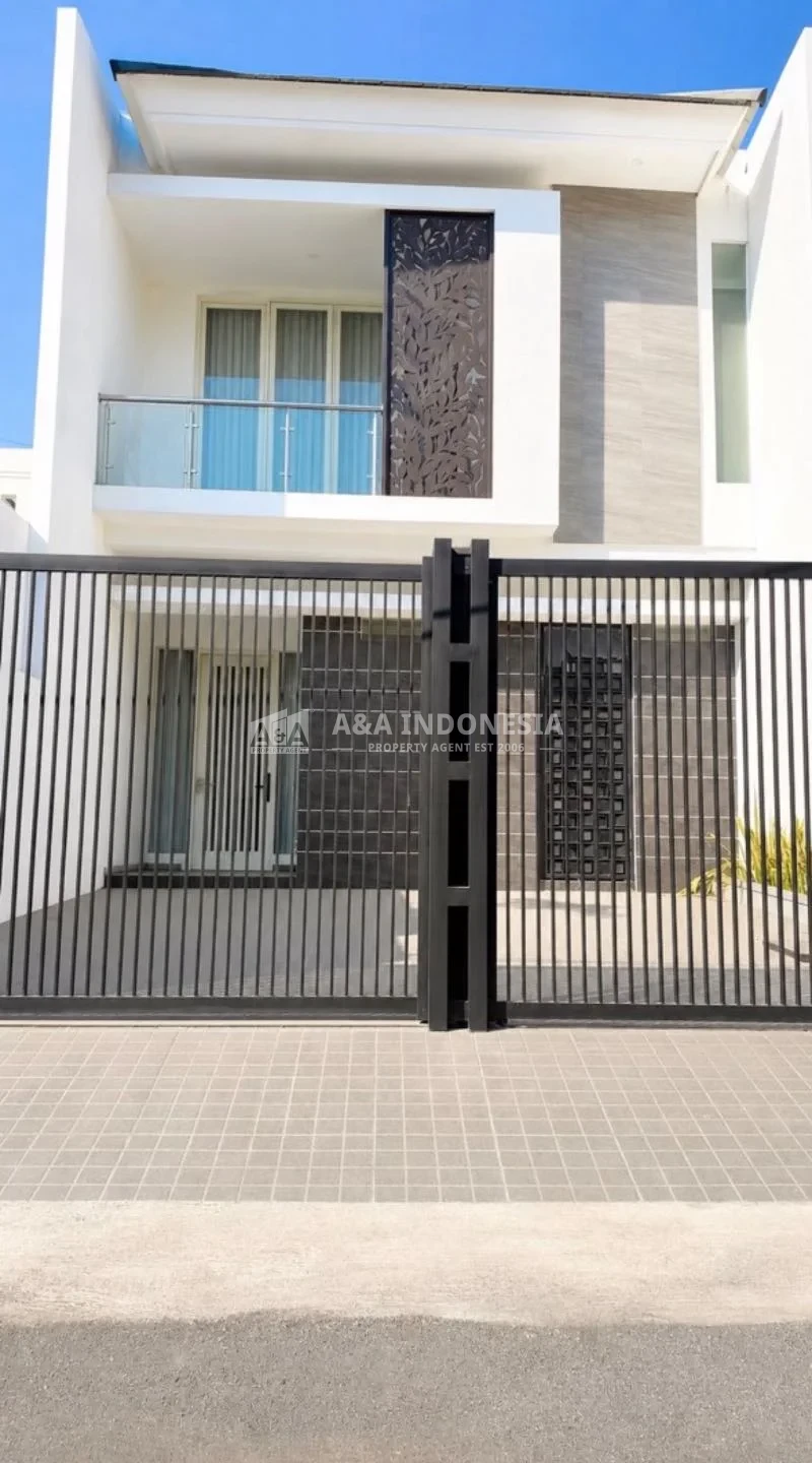 Dijual Rumah Baru 2 Lantai View Danau Pantai Mentari Surabaya Timur 2 Lantai SHM