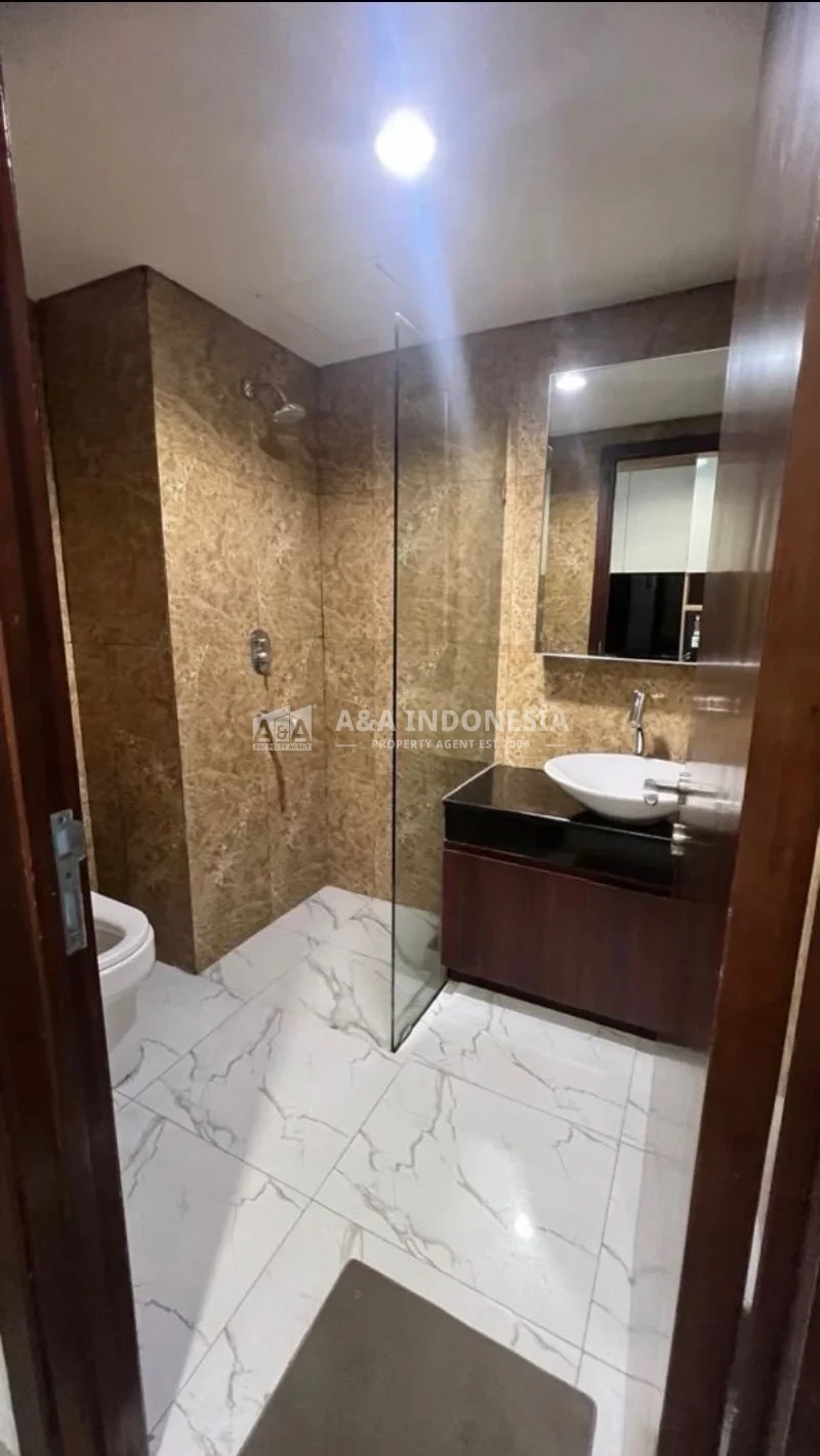 Dijual Apartemen Grand Sungkono Lagoon Venetian Tower Surabaya Barat Studio Furnished View Pool - Thumbnail 4