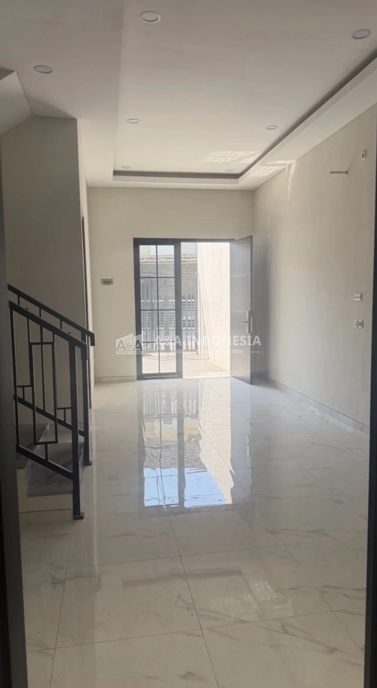 Dijual Rumah Modern 2 Lantai Kenjeran Surabaya Timur Dekat MERR SHM 4+1 KT - Thumbnail 3
