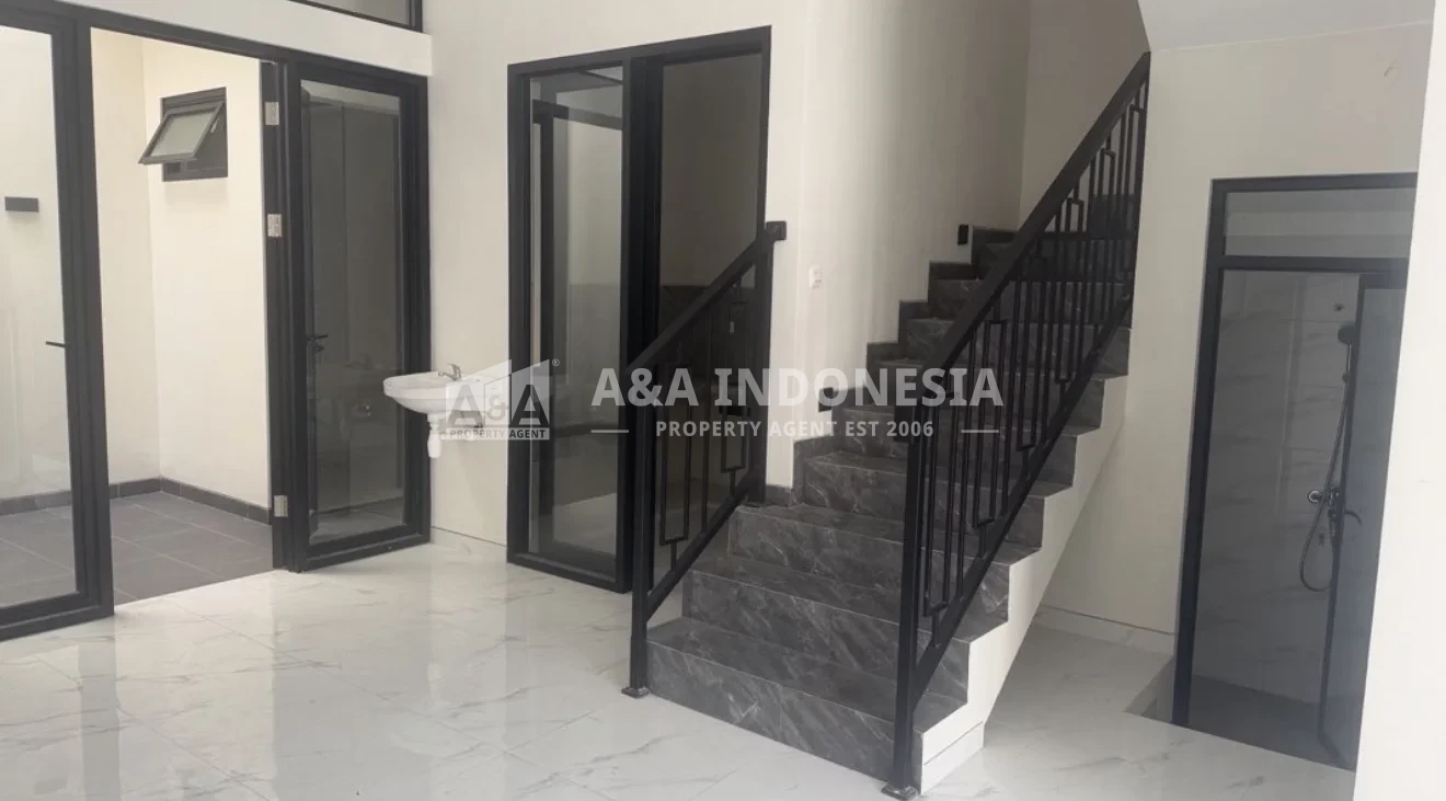 Dijual Rumah Modern 2 Lantai Kenjeran Surabaya Timur Dekat MERR SHM 4+1 KT - Thumbnail 4