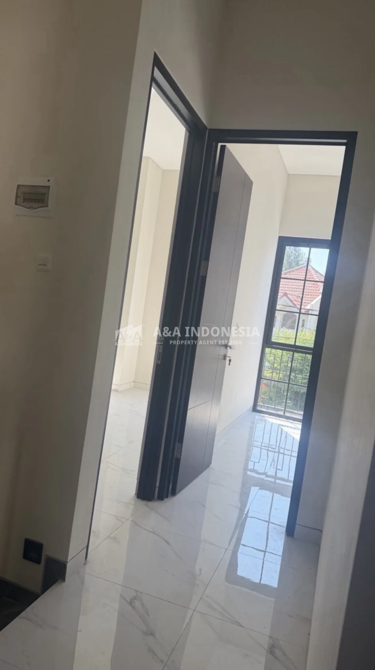 Dijual Rumah Modern 2 Lantai Kenjeran Surabaya Timur Dekat MERR SHM 4+1 KT - Thumbnail 5