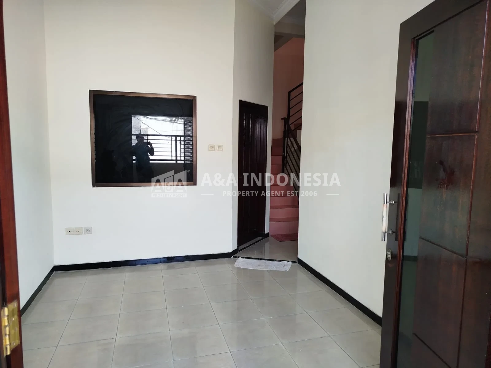 Disewakan Rumah 2 Lantai Dukuh Setro Surabaya Timur Lokasi Strategis Dekat Suramadu RS dan Mall - Thumbnail 3