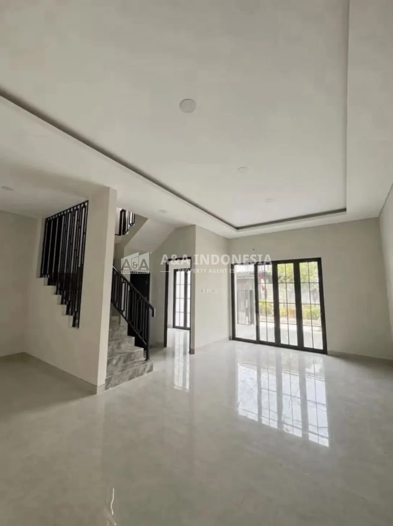 Dijual Rumah 2 Lantai Hook Sutorejo Surabaya Timur — LT 112,5 m², LB 130 m², SHM, Hadap Selatan/Barat, Akses Strategis - Thumbnail 4