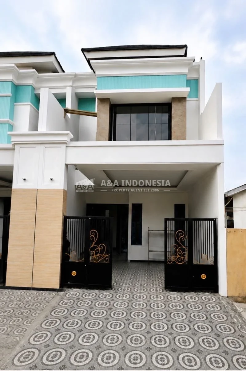 Dijual Rumah Baru 2 Lantai Babatan Pantai Surabaya Timur — LT 150 m² LB 210 m² SHM Hadap Selatan Siap Huni