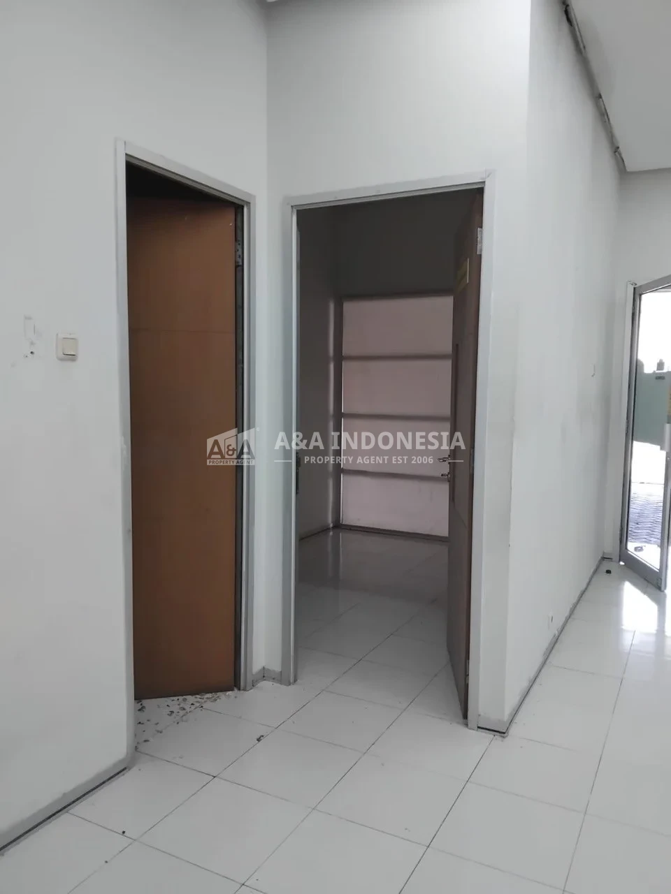 Disewakan Ruko Di Kawasan Kayun, Surabaya Pusat - Thumbnail 2
