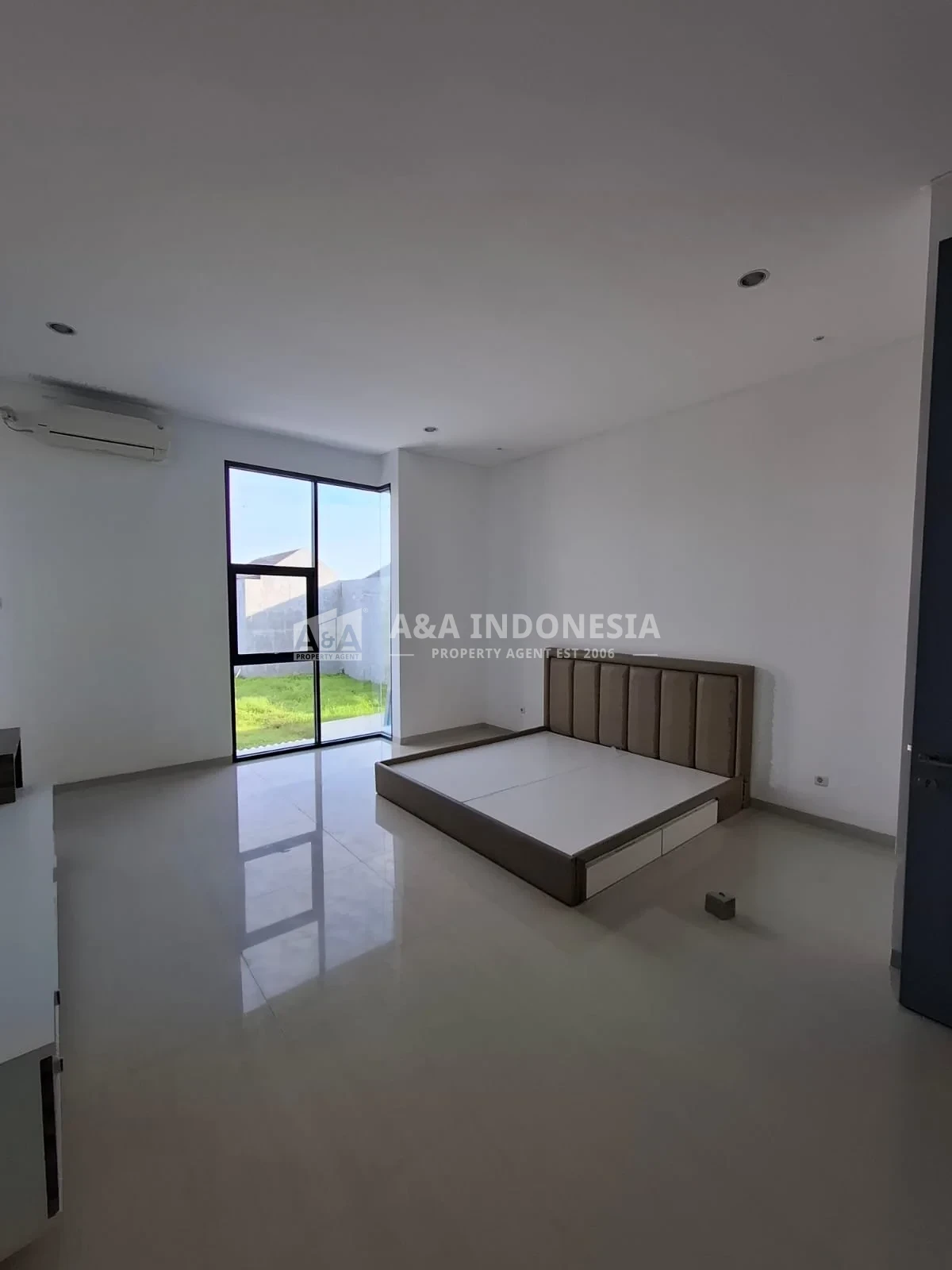 Dijual Rumah Minimalis di Palm Beach Pakuwon City Surabaya Timur - Thumbnail 3