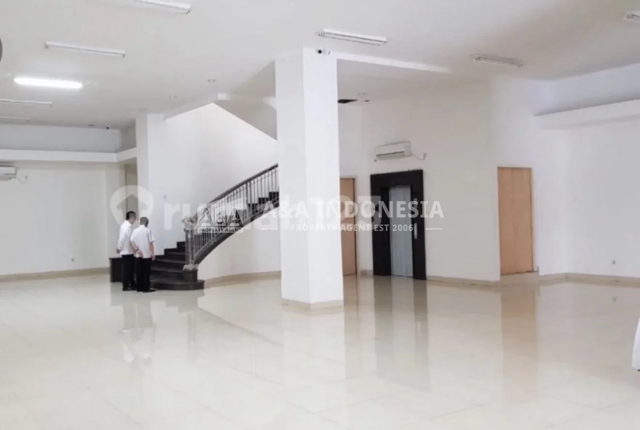 Gedung Baru 3 Lantai di Jemursari Surabaya Selatan - Thumbnail 3