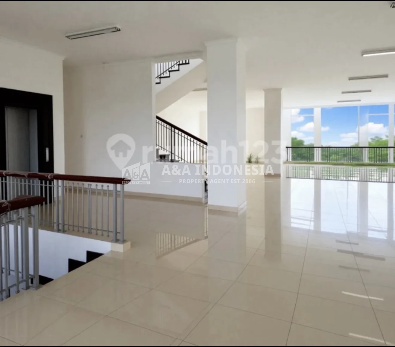 Gedung Baru 3 Lantai di Jemursari Surabaya Selatan - Thumbnail 4