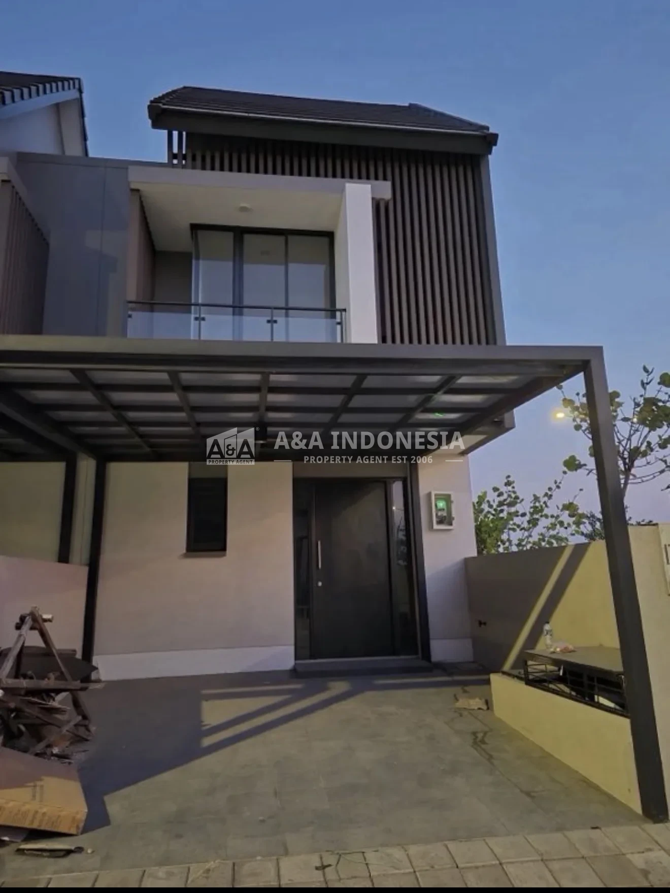 Disewakan Rumah 2 Lantai Amesta Living Surabaya Timur — LT 5x12, Semi Furnished-SHM-Siap Huni - Image 1