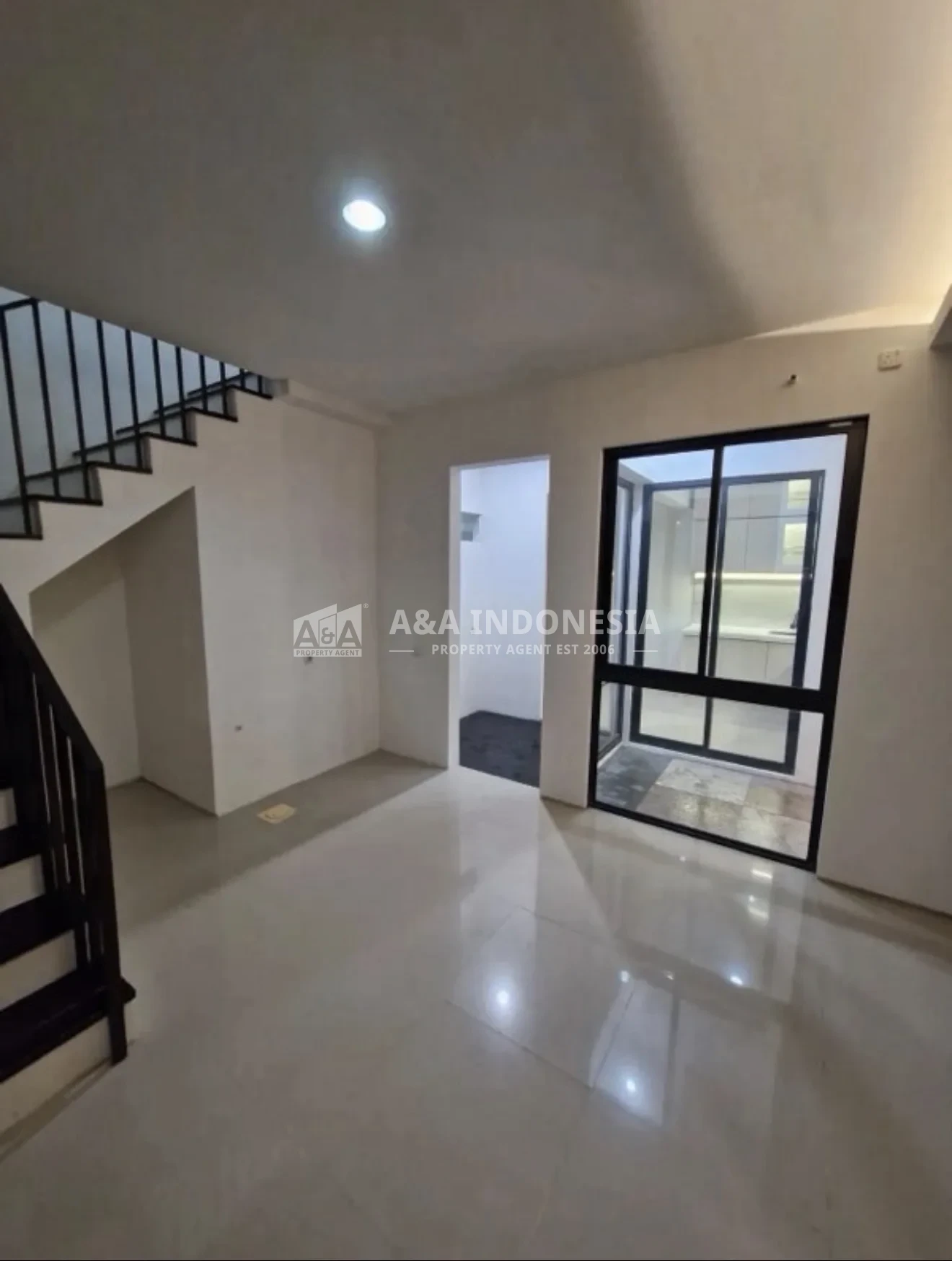 Disewakan Rumah 2 Lantai Amesta Living Surabaya Timur — LT 5x12, Semi Furnished-SHM-Siap Huni - Thumbnail 3