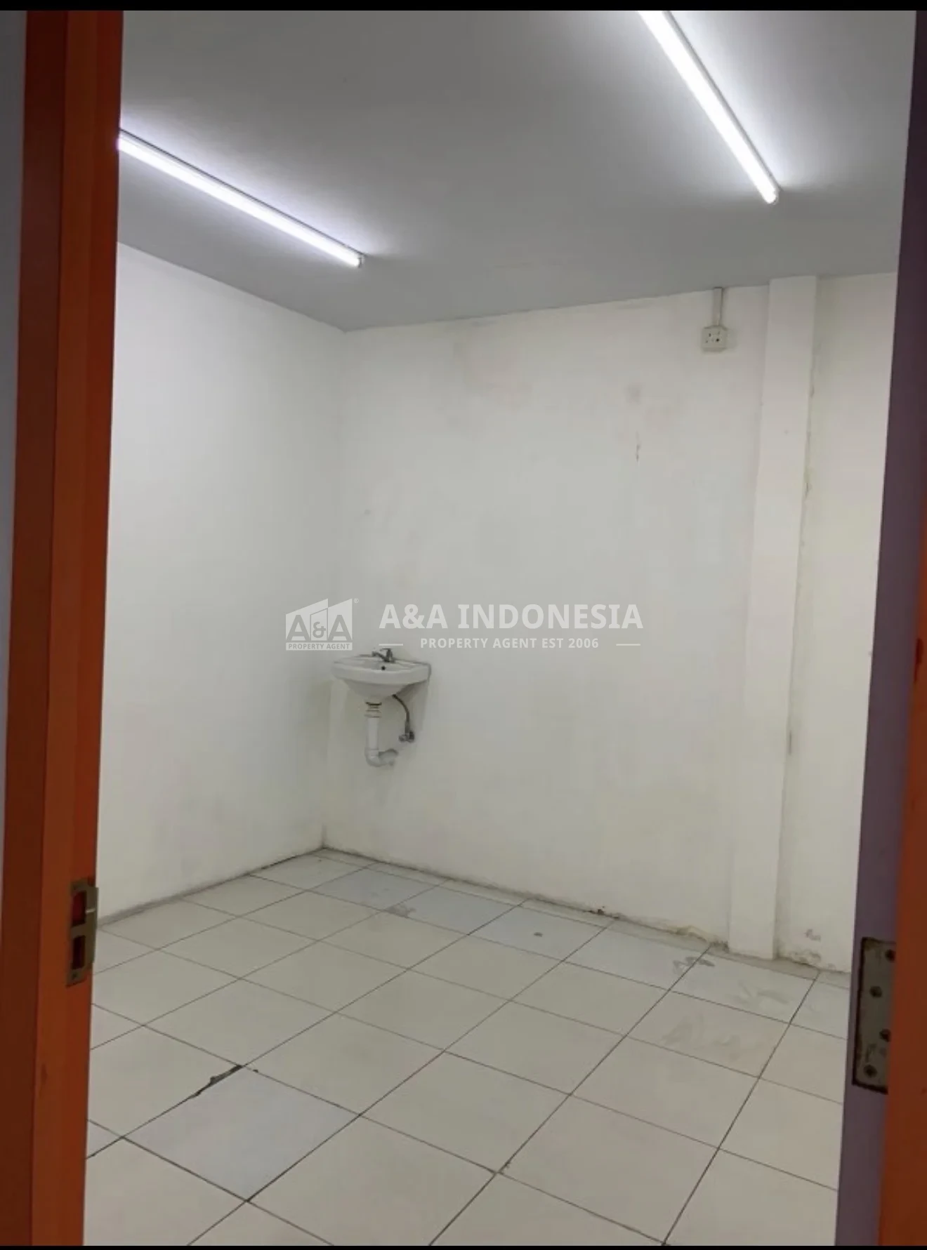 Dijual Ruko Dharmahusada Surabaya Timur 2 Lantai LT 261 m² SHM Double Access - Thumbnail 4