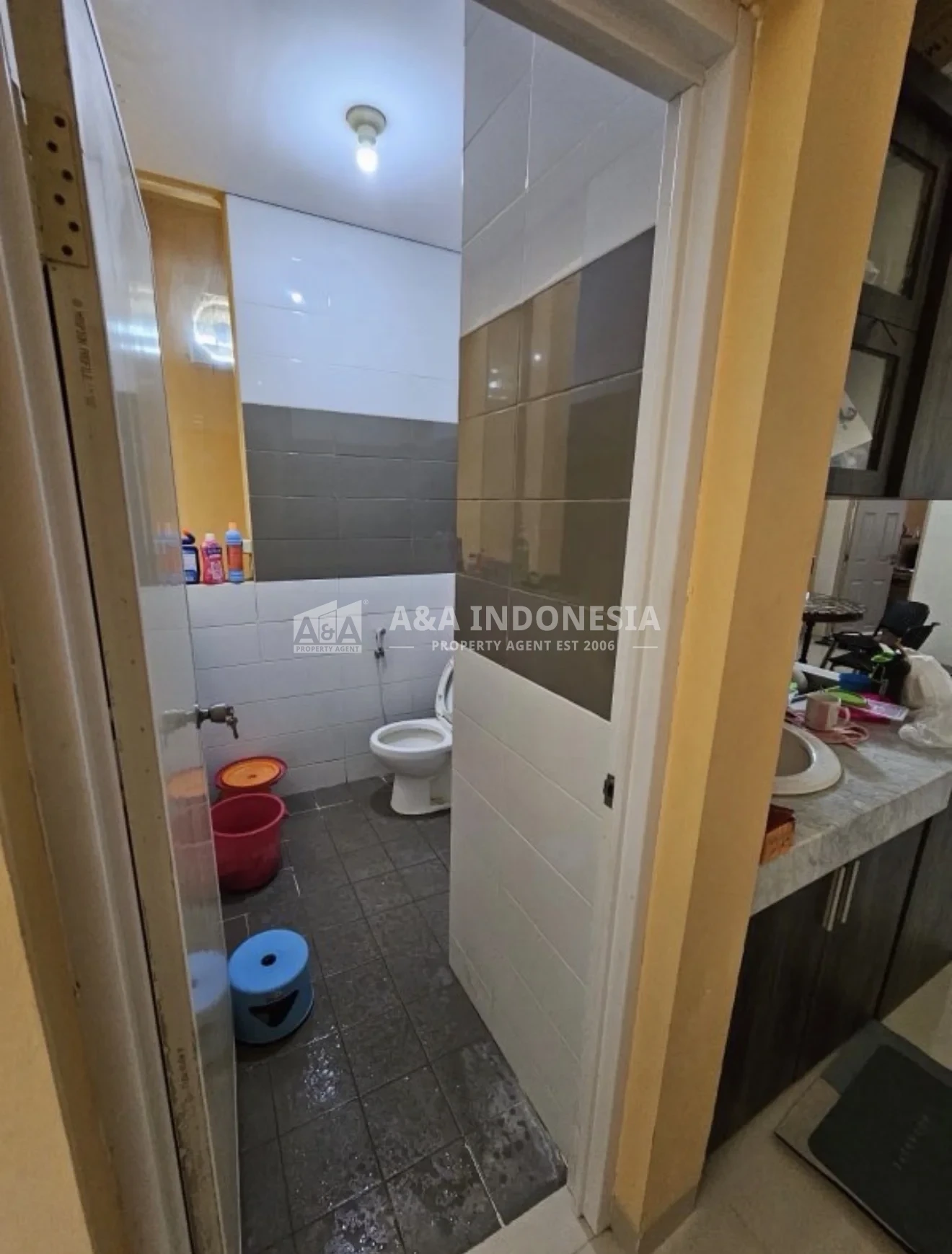 Disewakan Rumah/Ruko Hook Gunung Anyar Surabaya Timur — LT 75 m² LB 135 m², Carport 2 Mobil, Listrik 4.400 Watt, HGB, Hadap Barat - Thumbnail 6