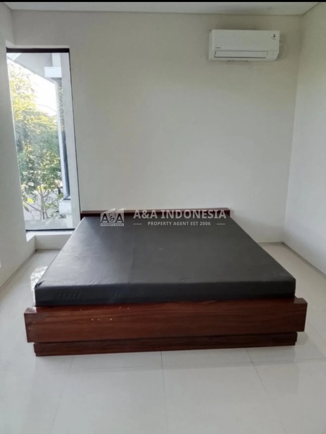 Dijual / Disewakan Rumah Full Furnish 2 Lantai SHM – 2 KT, Club House & Kolam Renang - Thumbnail 2