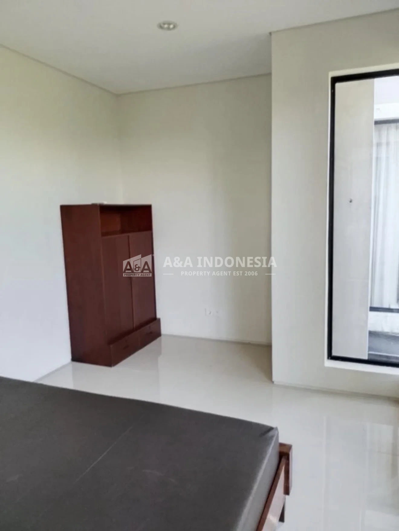 Dijual / Disewakan Rumah Full Furnish 2 Lantai SHM – 2 KT, Club House & Kolam Renang - Thumbnail 3