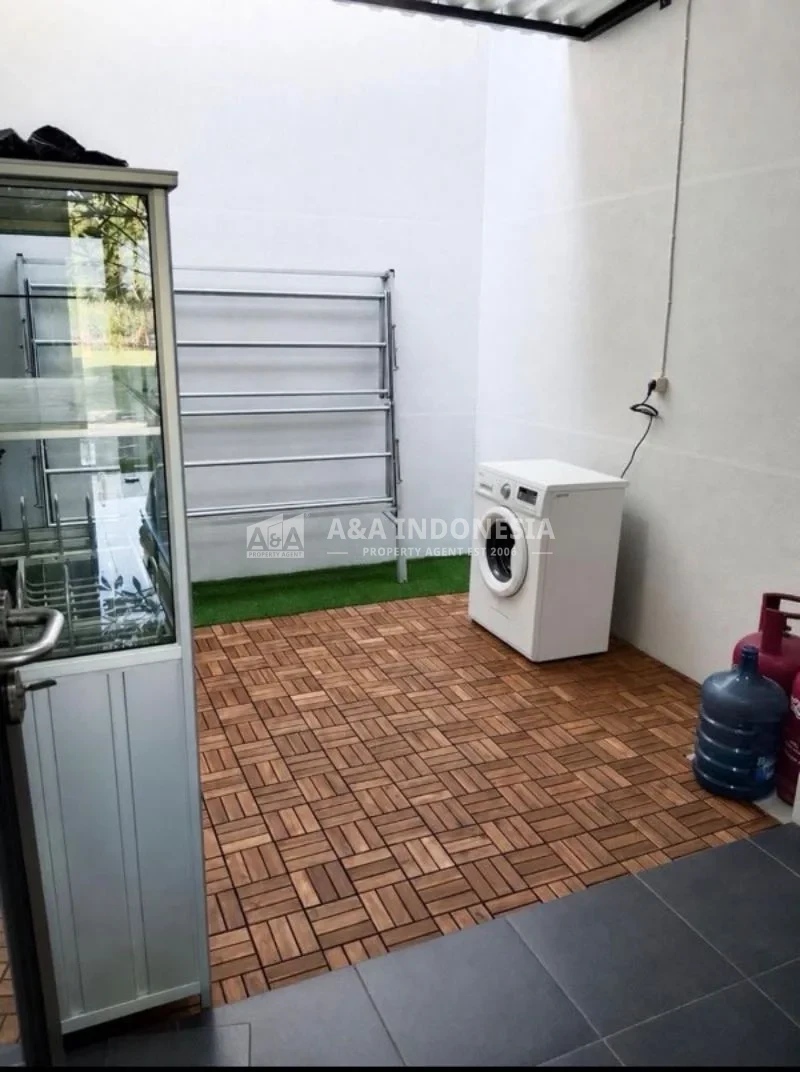 Dijual / Disewakan Rumah Full Furnish 2 Lantai SHM – 2 KT, Club House & Kolam Renang - Thumbnail 8
