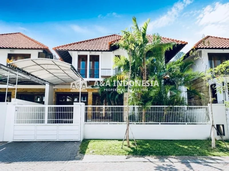 Dijual Rumah Lokasi Strategis Dan Siap Huni Dekat Pakuwon Indah Graha Famili Surabaya Barat