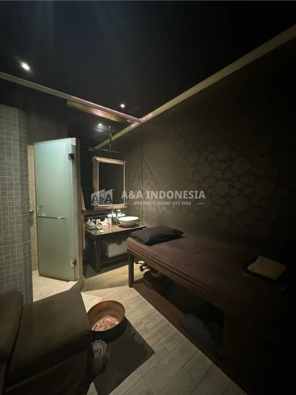 Dijual/Disewakan Gedung Strategis Di Kawasan Jalan Prapanca, Surabaya Pusat - Image 1