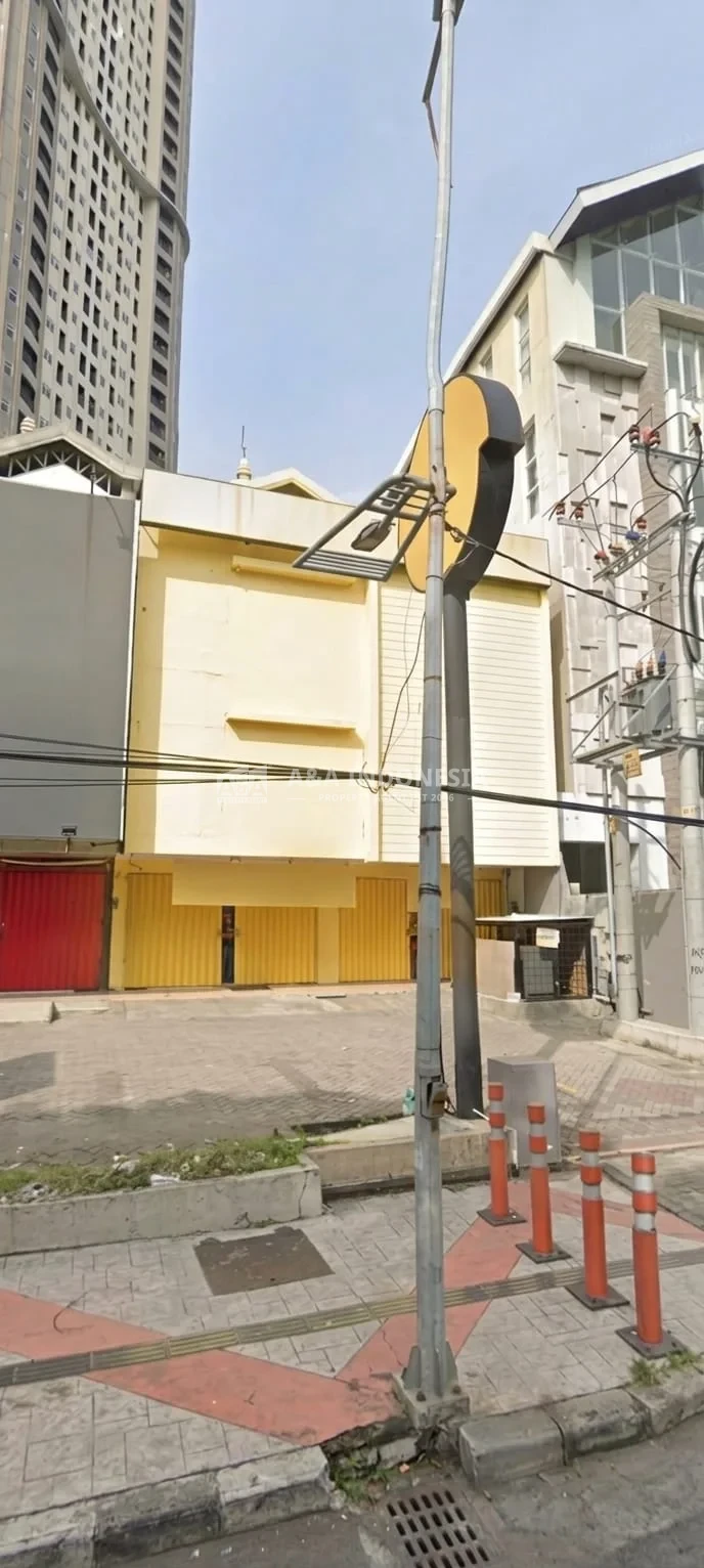 Dijual 2 Ruko Gandeng 3 Lantai Di Lokasi Strategis Raya Mulyosari, Surabaya Timur