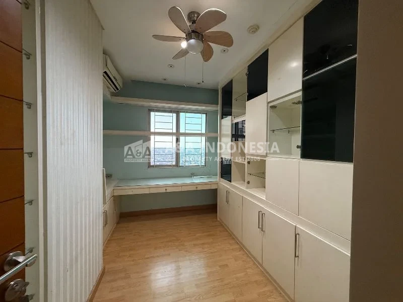 Dijual Apartemen De Residence Waterplace 3 Bedroom Full Furnished Private Lift View Pool Pakuwon Indah - Thumbnail 3