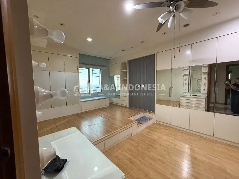 Dijual Apartemen De Residence Waterplace 3 Bedroom Full Furnished Private Lift View Pool Pakuwon Indah - Thumbnail 4