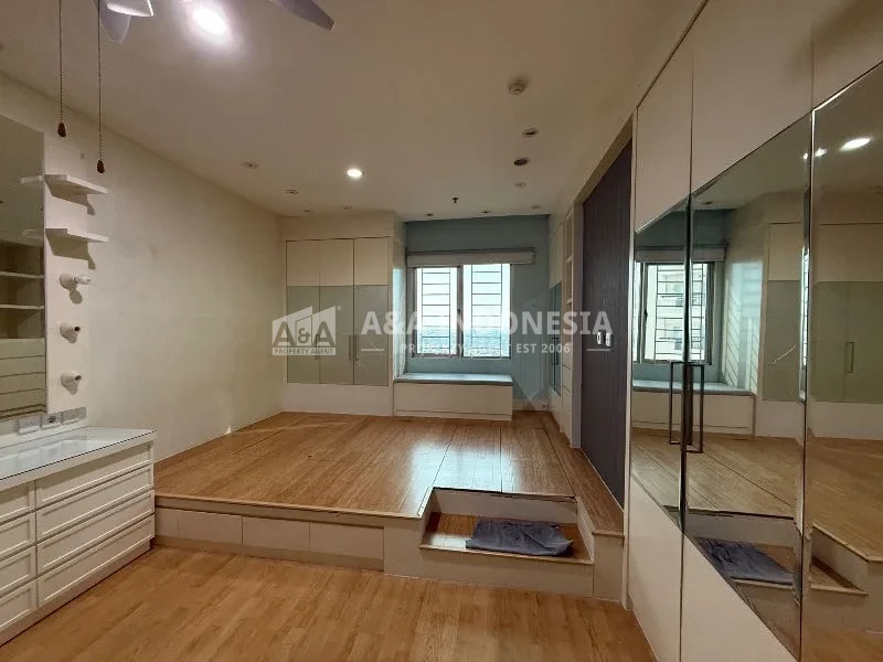 Dijual Apartemen De Residence Waterplace 3 Bedroom Full Furnished Private Lift View Pool Pakuwon Indah - Thumbnail 5