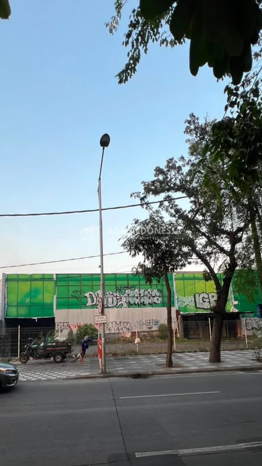 Investtment Oppurtunity - Dijual Bangunan Usaha Strategis Raya Mayjend Sungkono Surabaya Barat - Image 1