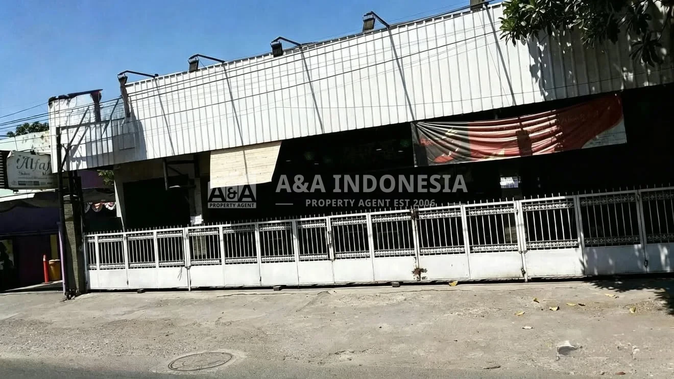Disewakan Lahan Usaha Jalan Raya Menur Surabaya Timur— Luas 300 m²